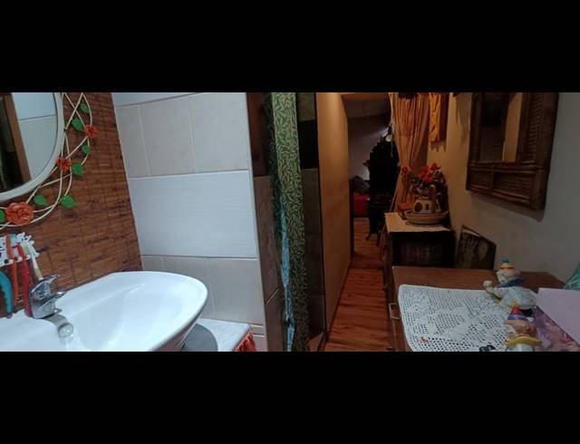 5 BEDROOM HOUSE FOR SALE IN SINOVILLE